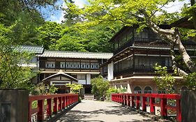 積善館　佳松亭・山荘
